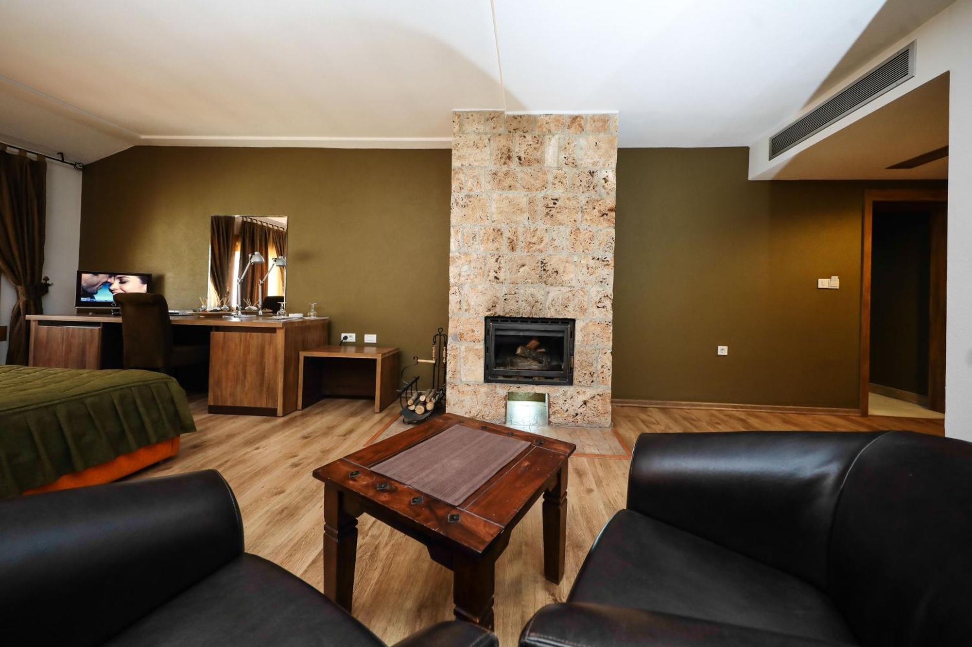 Hotel Carshia E Jupave Gjakova Bagian luar foto