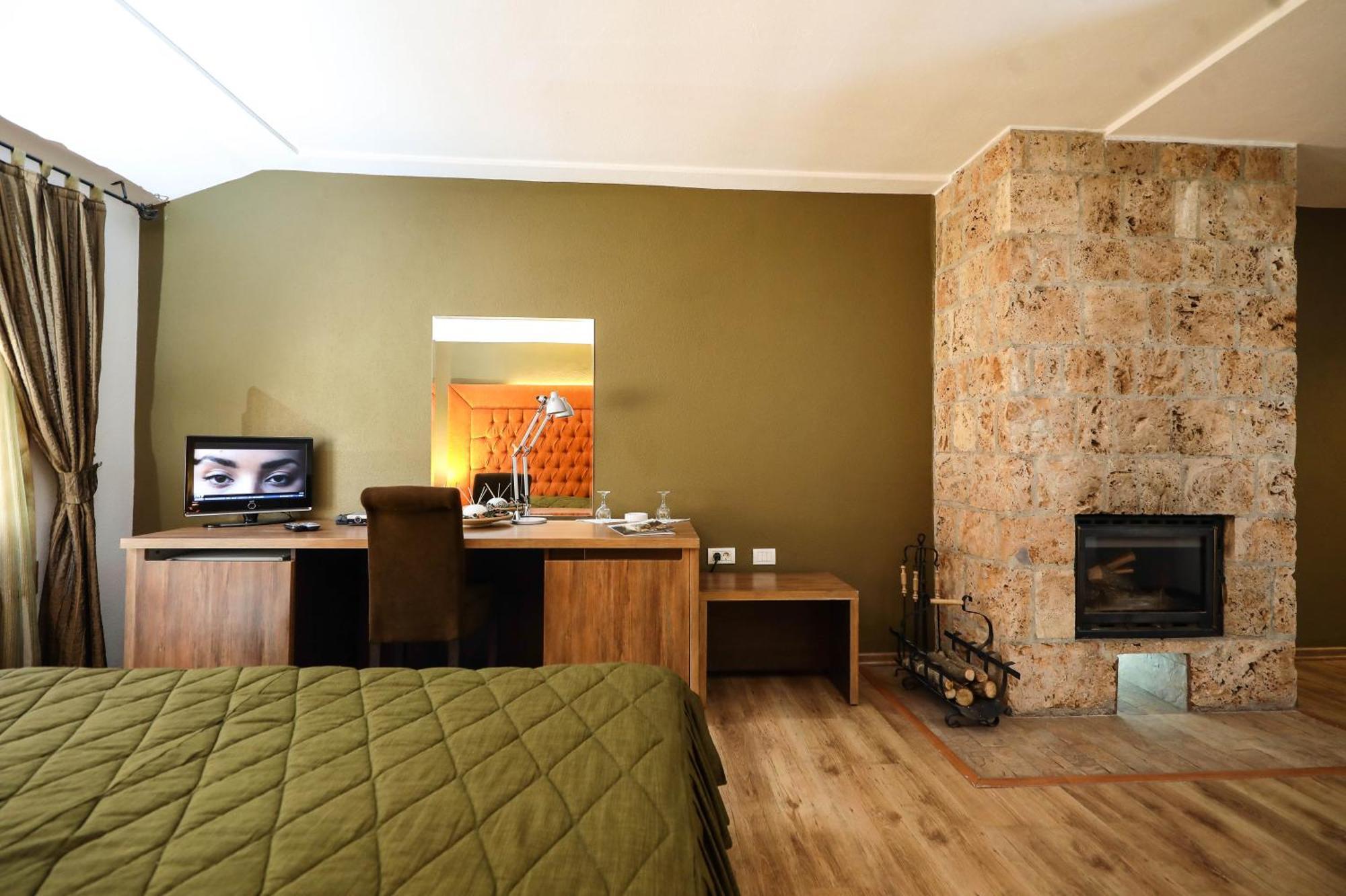 Hotel Carshia E Jupave Gjakova Bagian luar foto