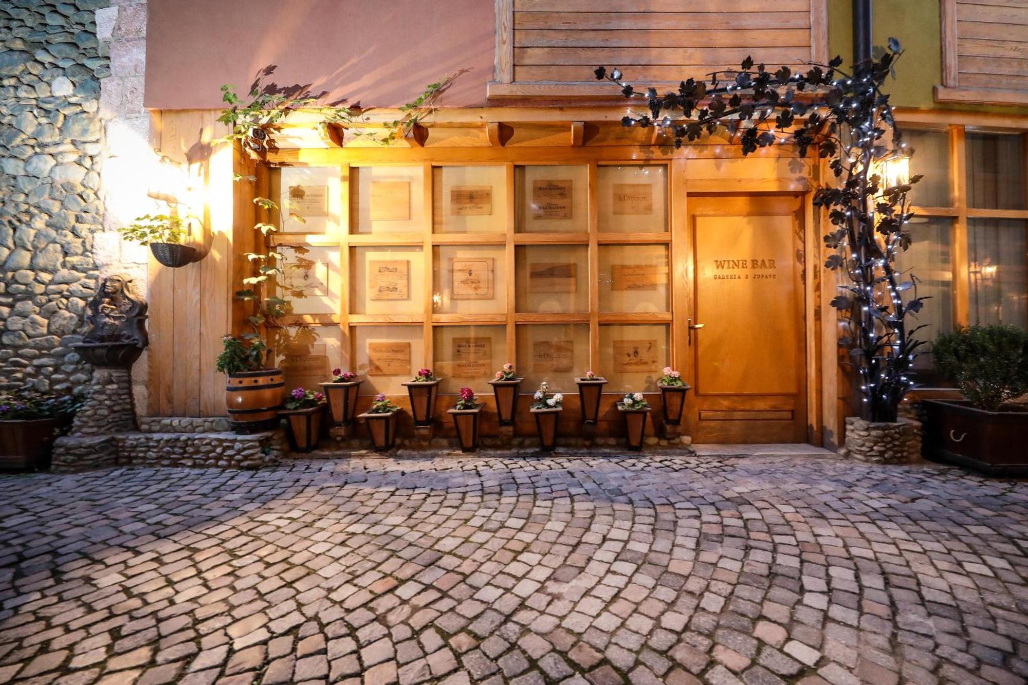 Hotel Carshia E Jupave Gjakova Bagian luar foto