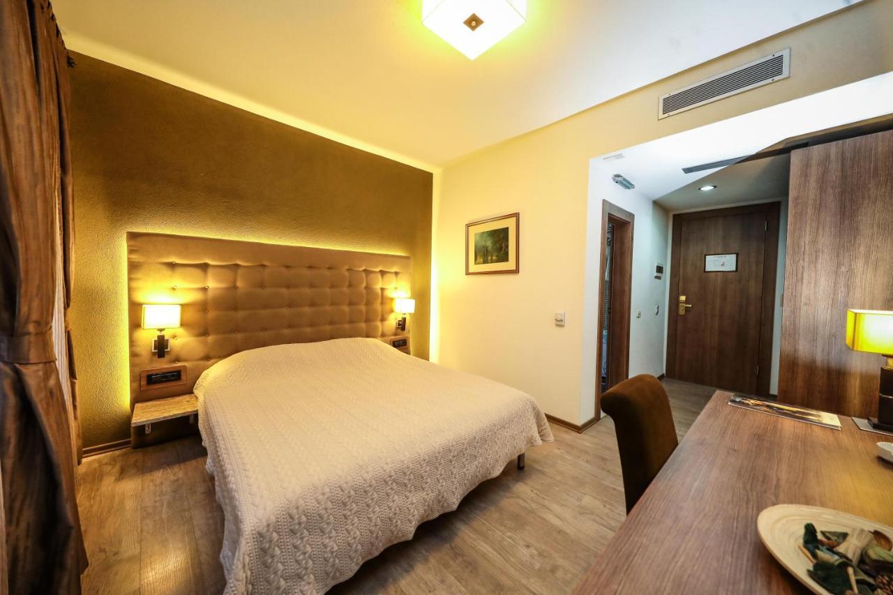 Hotel Carshia E Jupave Gjakova Bagian luar foto